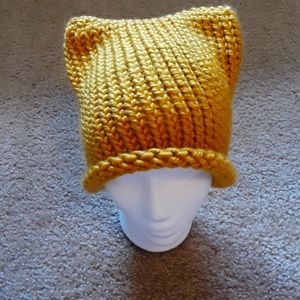 Handmade cat ear beanie (mustard)